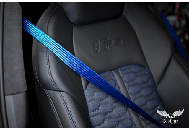 Замена лент ремней безопасности на Audi RS6 